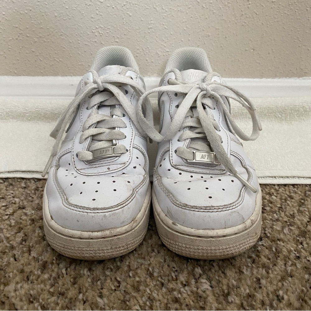 NIKE Air Force 1 shoes sneakers  white leather women ladies size 6.0 clean EUC - Picture 3 of 6